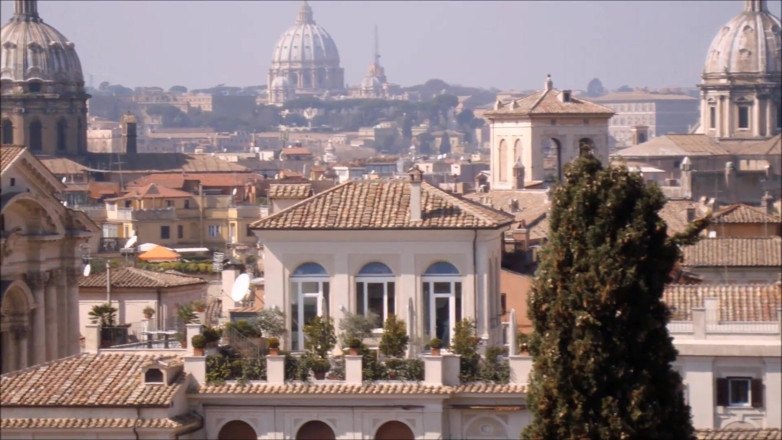 Inhonorof porn: Perversiunile culinare și anal ale unei fete italiene