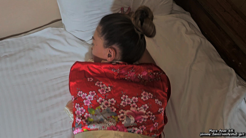 Nastystuf Girl: Terapia anal. Hermosa chica asiática cura polla con su apretado...