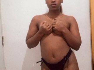 Minayi: I Love to Rock My Huge Ass and Dance Sexy...
