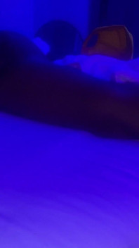 とても濡れた膣で黒檀のティーン、セックス中に熱い体のうめき声をあげる