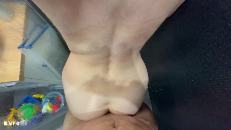 Naomi Pink: Raw &amp; Vedere sălbatică la duș Cuplu Real Heat