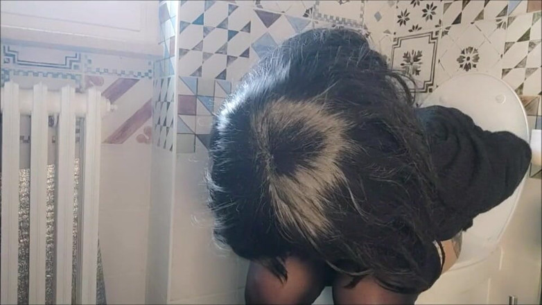 savannahamatoriale: 라비니아와 오줌싸기