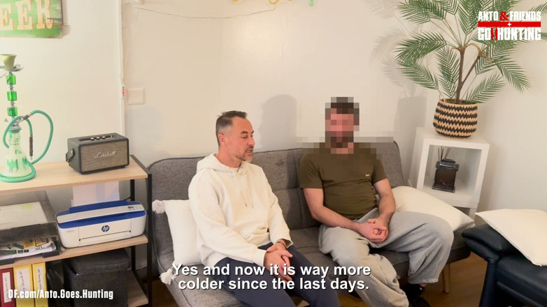 AntoGoesHunting: Rak nyfiken lång hårig jock knullar gift tysk kille efter...