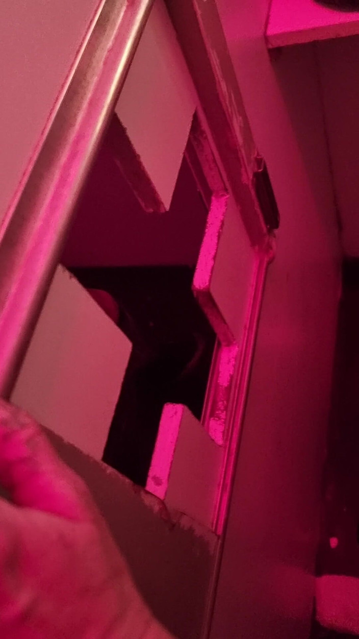 R b hubby: Encore un inconnu au gloryhole pour la chatte étroite de sa...