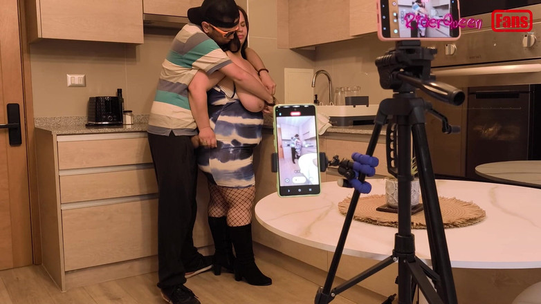 Riderqueen: Styvmor förförd av djärv styvson, video för fans