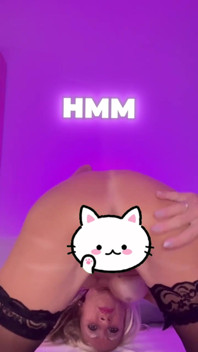 Cette MILF Blonde Sexy a Besoin D’une Dose De Fessée Quotidienne