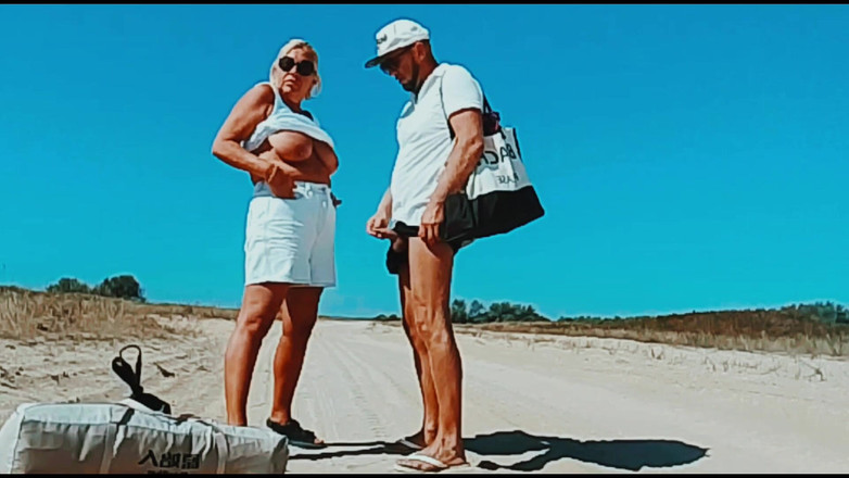 Crazyfamily 1970: Zuig een vreemde onderweg