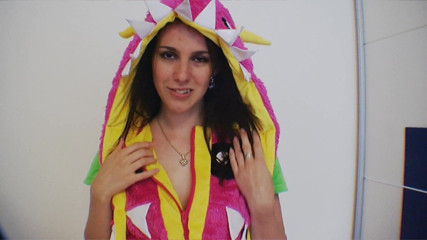 Sexy Amateurz: Joven chica en traje de extraterrestre