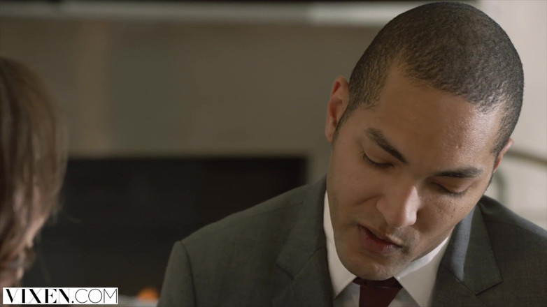 Vixen: VIXEN - 魅惑的な不動産業者が罰せられる