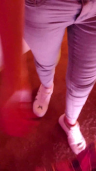 Kawal kencingnya dan benarkan dia melancap luka