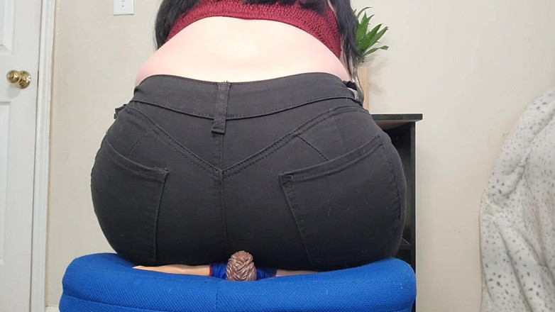 Julia Ryan: Testing Out My New Pants