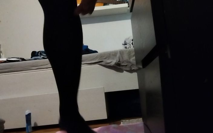 Damaged Hole: 私の古い部屋では、BBCと大変な思いをしました