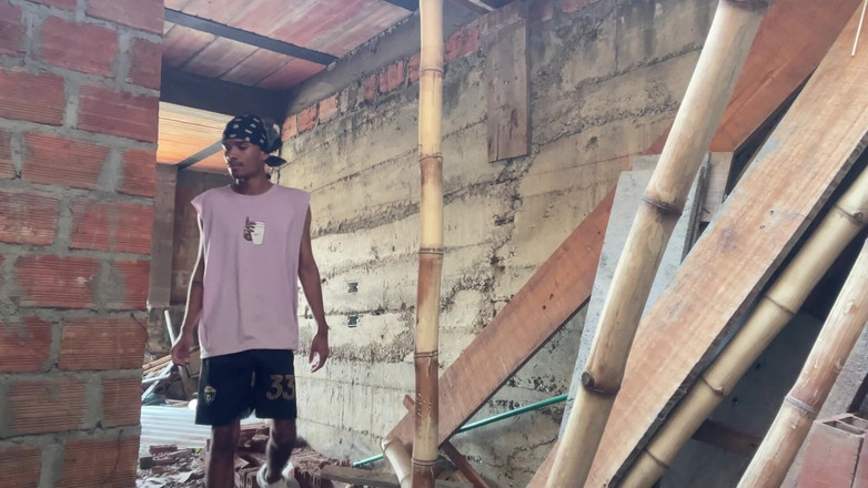 vergar4_daviid: Ho fatto una passeggiata e sono finito per masturbarmi in...