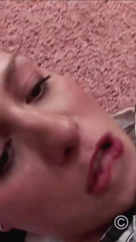 Anale geile tiener Corinna wil sperma