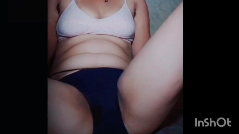 TricolorMusic3: Velmi žhavá těsná sexy hot prsa strong žhavá krásná fitness sexy tělo...