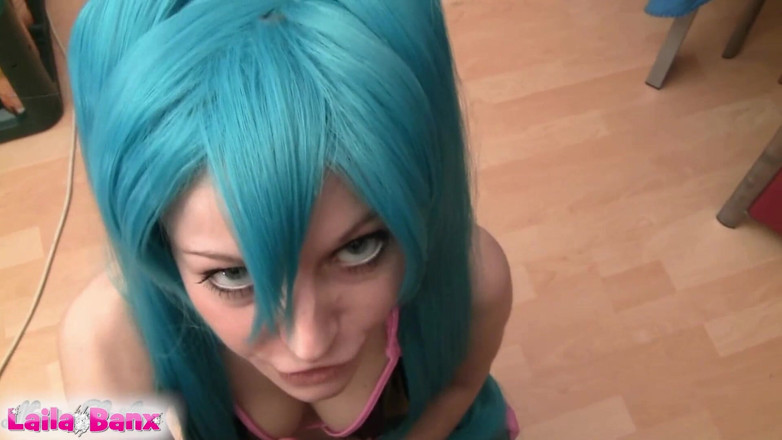 Laila Banx: Manga teeny zerżnięta przez brokera