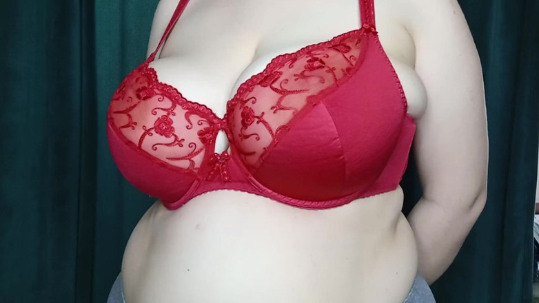 Lena Rose: Ти хочеш купити мої бюстгальтери?