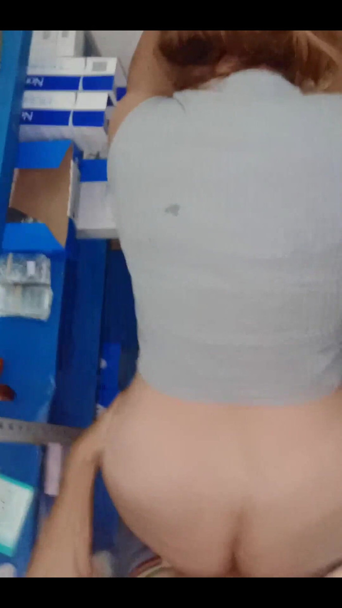 Fitcure1: Amatoriale nel magazzino: pompino e sesso in piedi