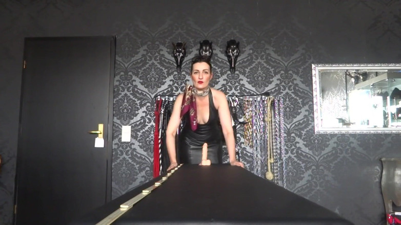 Lady Victoria Valente: Tâche de branlette coquine et très excitée pour vous !
