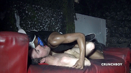 Raw French Bad boys: Kevin arka odada b ytop siyah ustasının içine boşalıyor