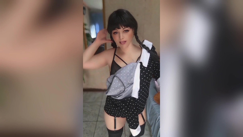 Sapphire Style: Lenara Grimwoods se révèle lentement