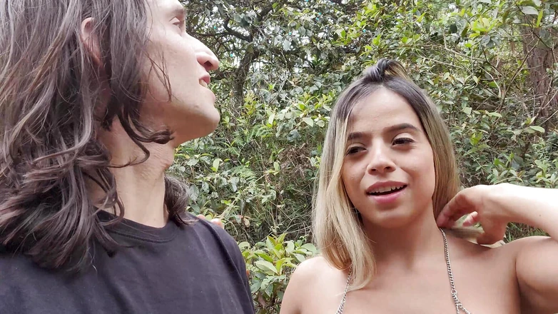 Leyton Big: Sexe dans la forêt avec ma belle copine Annie Marin