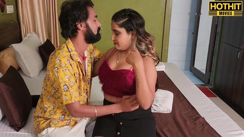 Hothit Movies: Indische stewardess neukt met vriendje, Desi porno!