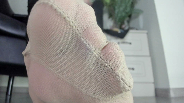 Feet lady: Miam, nylon nu