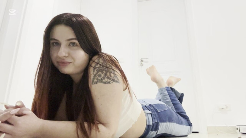 NipsAndStrips: 난 네가 내 창녀를 세길 원해!