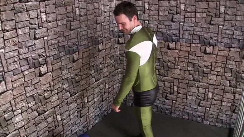 ManUpFilms: Superman sottomette