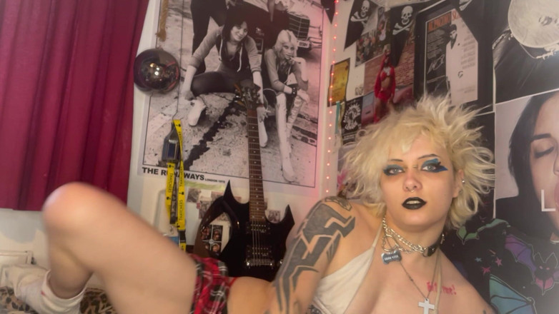 Glitterqueen1999: Fick meinen lippenstift von meinem mund mit deinem schwanz