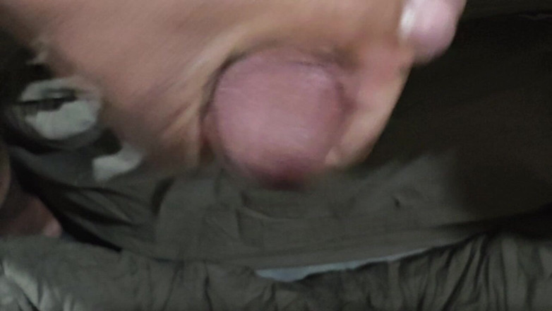 Hot Chilli 2025: Волосатый горячий мужчина наслаждается свободным временем, играет с собой