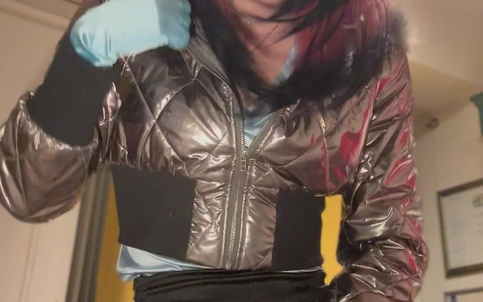 Jessica silk: Jess Silk Rides Dildo