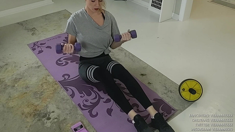 VieraMayXXX: Entrenador personal te ayuda a entrenar