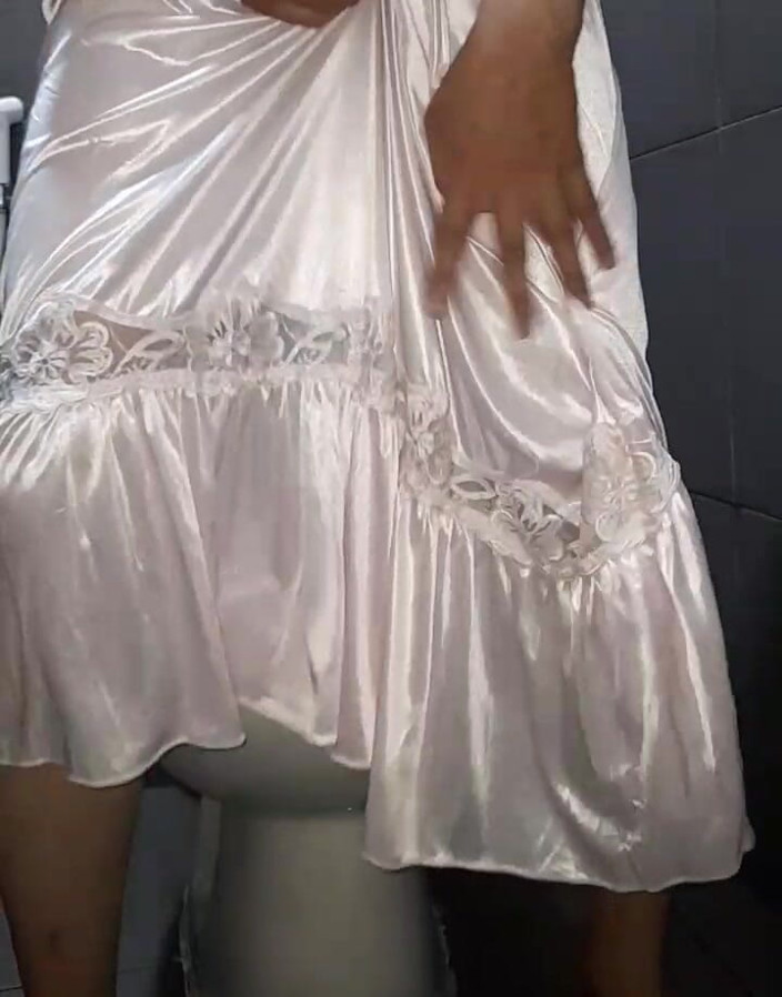 Naomisinka: Crossdresser, nádherné saténové potěšení v prádle