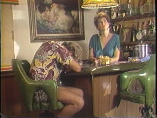 Old Good Porn: Calda mora allarga le gambe nella jacuzzi e si fa...