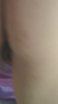 Skirt hotwife saya Leila tanpa seluar dalam