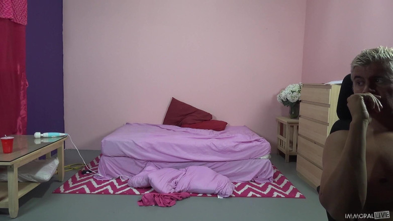 Immoral Live: Trio con la gattina pazza