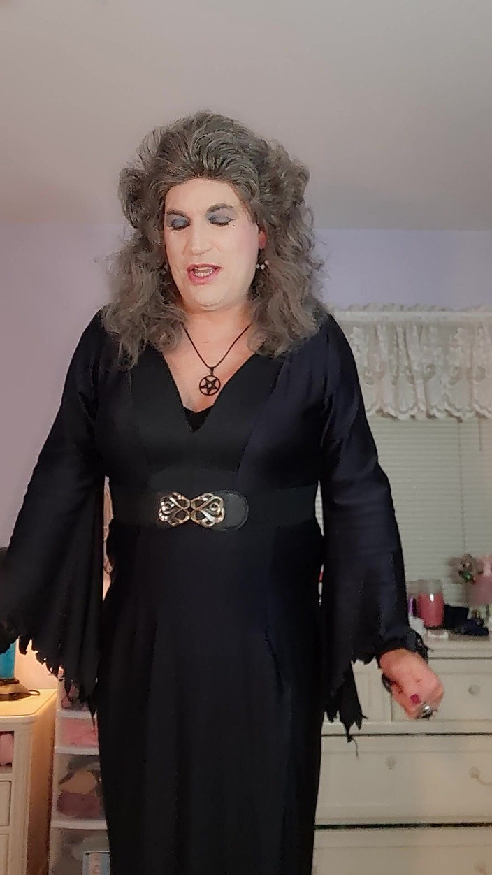 Victoria Lecherri: Joyeux Halloween de la comtesse Victoria Queen of the Damned !