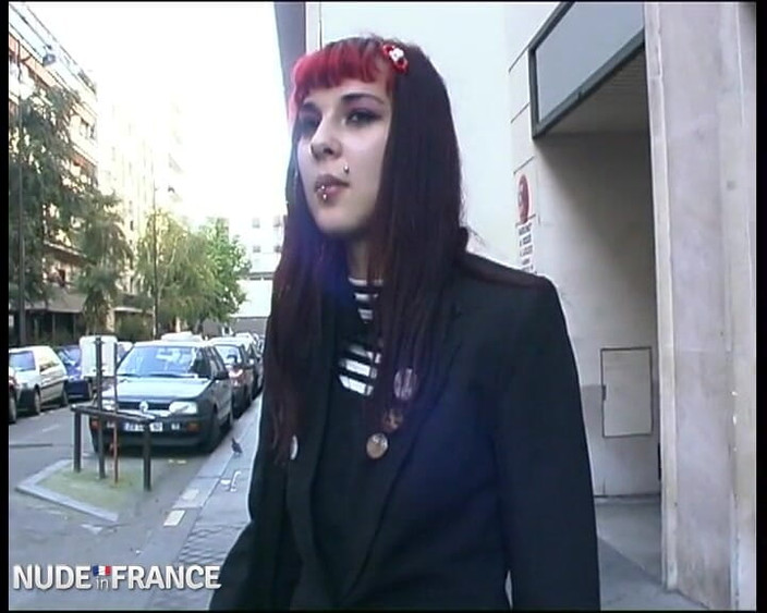 La France a Poil: Sonia zbuntowany gotyk roztopi się pod pociągnięciami kogutów naszych casteurów!