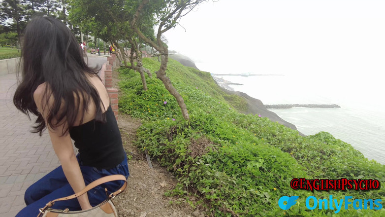 English Psycho: Tiny 5ft5 trans doll dołączył do mnie na lunch i pokazał...