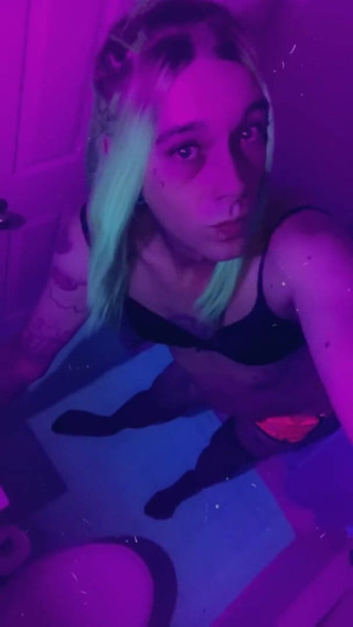 CarmenMelatonin: Nightclub gym bunny wants to fuck
