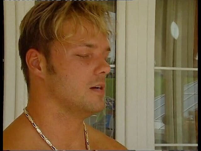 Big Tits World: Si rambut merah yang bertetek besar dikongkek pepeknya yang dicukur...