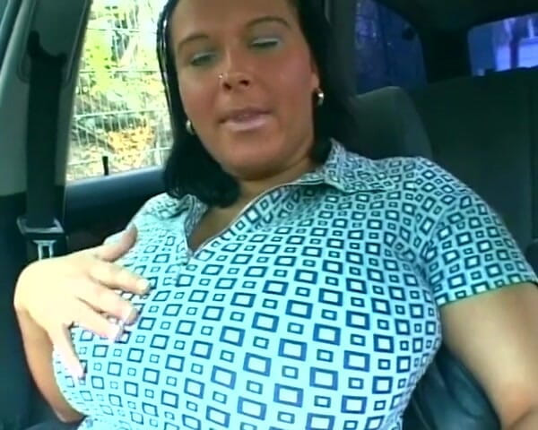 Busty German Sluts: Almanya'dan tombul orta yaşlı seksi kadın büyük göğüslerine boşalıyor