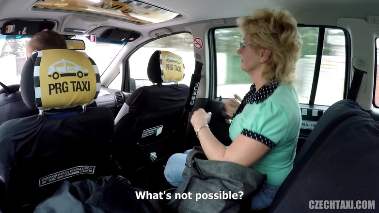 Czech Taxi: Zralá žena poprvé stříká