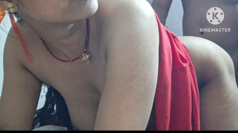 Busty Banuu: Femei indiene futute