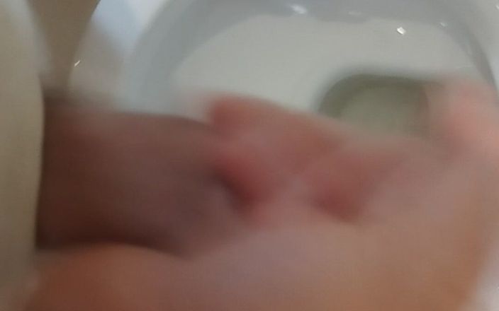 Bayer: Masturbare solo la toaletă