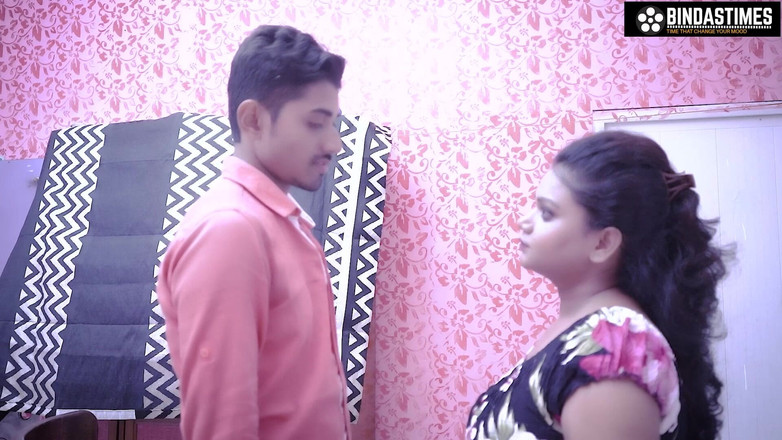 Biind as times: Üvey kız kardeşim beni kıyafet giyme bahanesiyle terk etti (Hintçe ses...