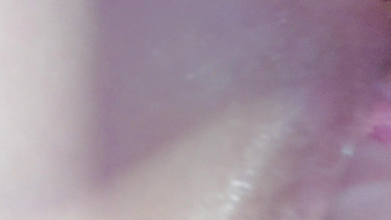 Nicolette69w: MILF našla dildo a bavila se s ním, dokud si...