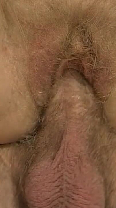 Vintage Fetish: Geile oma verschlingt den massiven schwanz des jungen hengstes in...